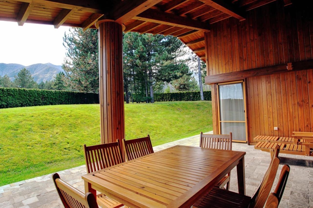 Villa Four Seasons Razlog Eksteriør billede