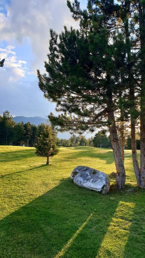 Villa Four Seasons Razlog Eksteriør billede